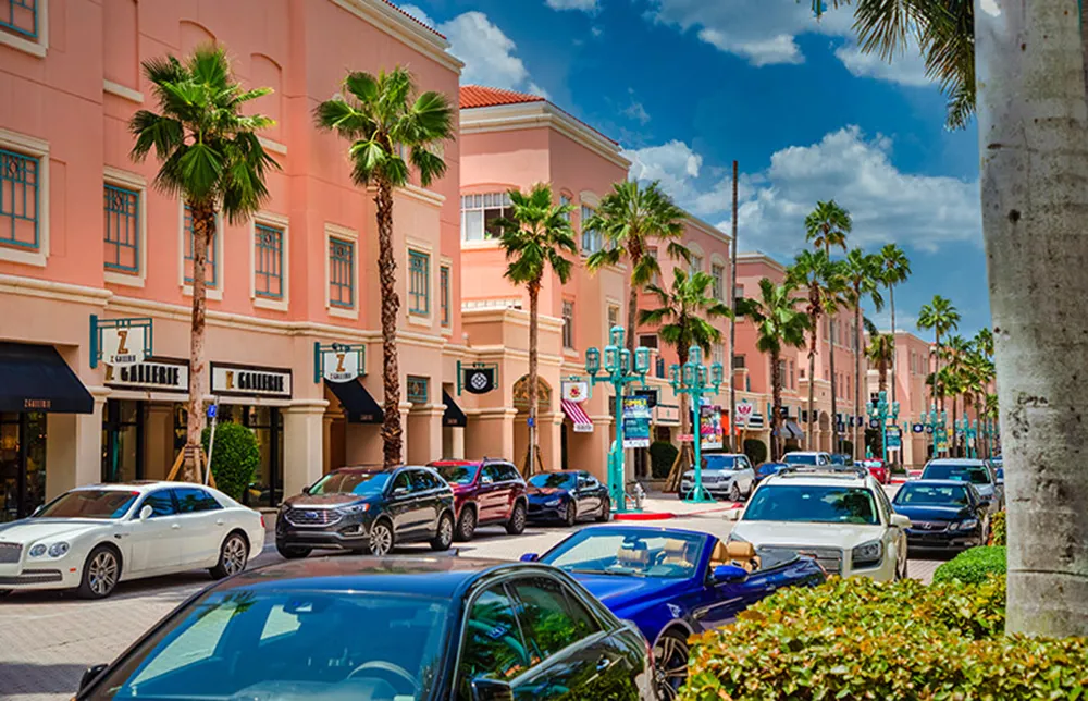 rental homes in mizner park. rent near mizner. mizner park Boca Raton florida