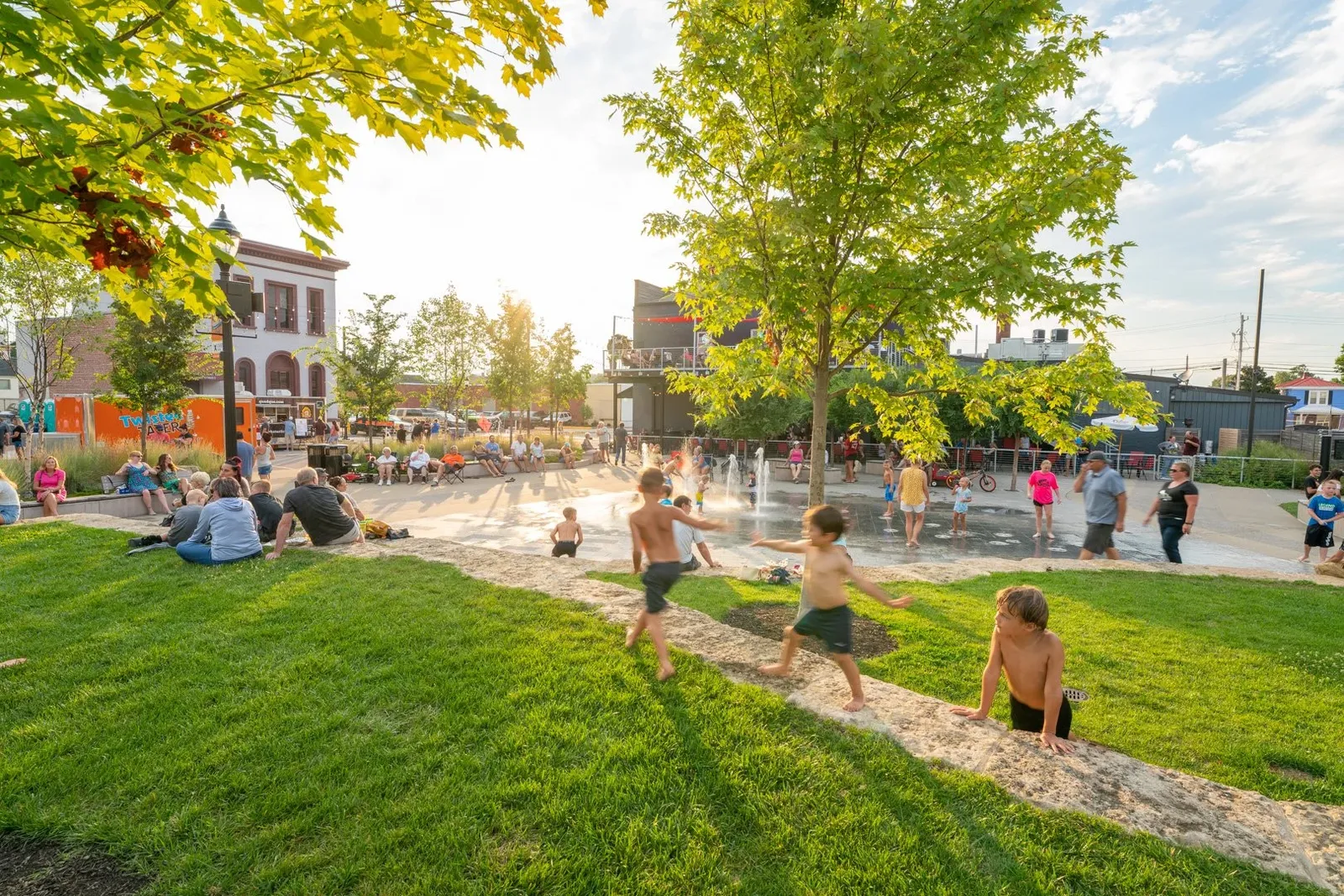 Evenings in Inland Neighborhoods: Community Spaces and Everyday Value